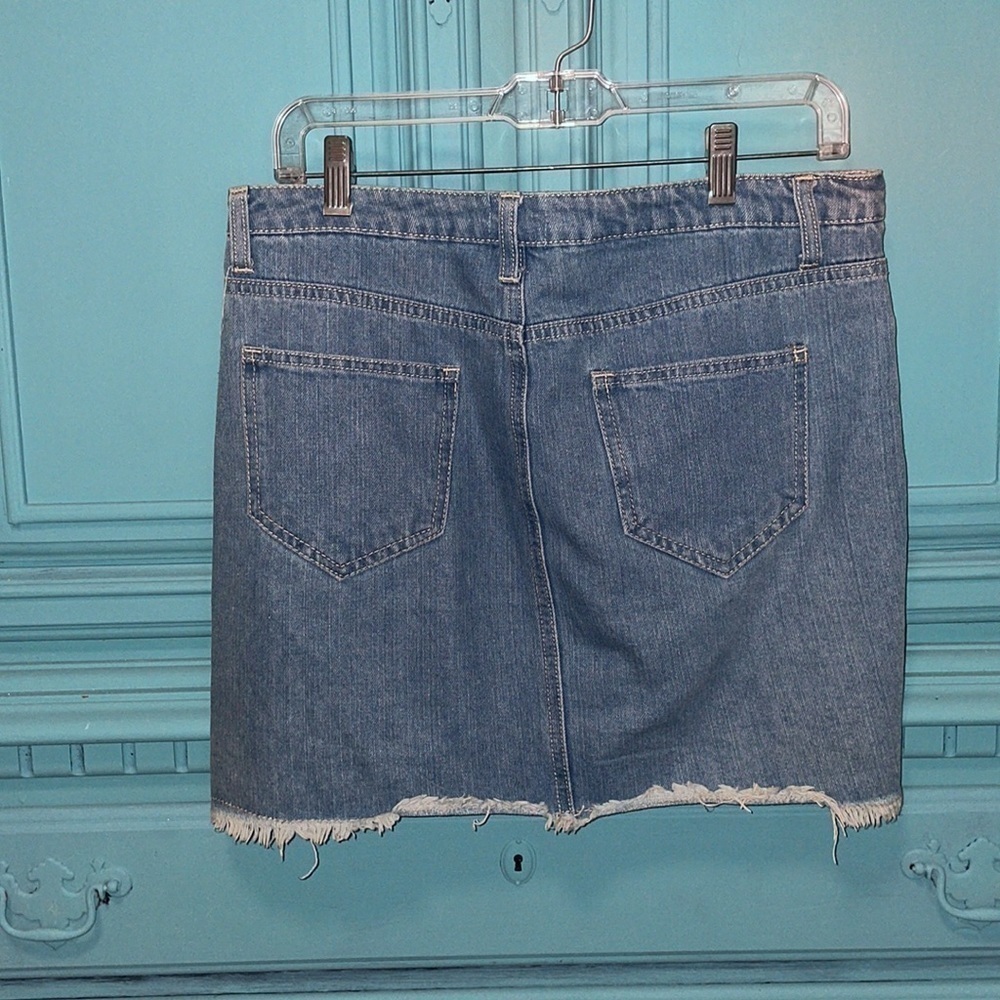 ⛵️ Sunset Sail 5/$15 Denim Distressed Mini Skirt - size 9- GB - Picture 4 of 10